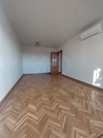 1 sovrum Lägenhet att hyra i Madrid stad med garage - 1 250 € (Ref: 10099594)