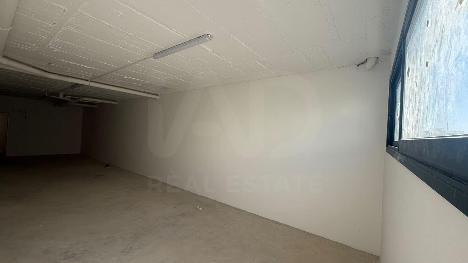 Commercial for sale in Tarifa with pool - € 117,000 (Ref: 10099595)