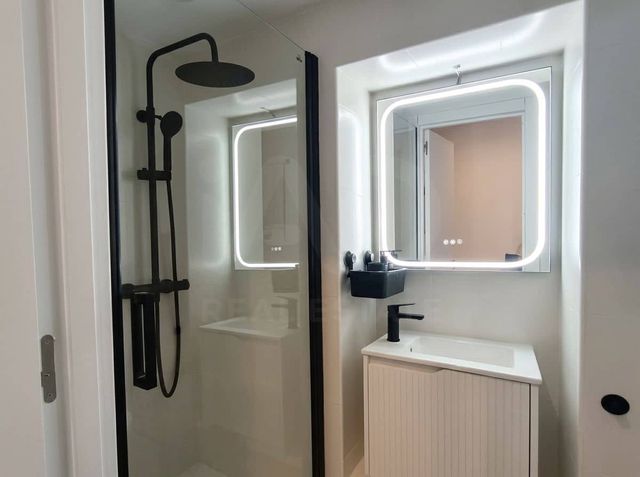 1 slaapkamer Appartement te huur in Madrid stad - € 2.500 (Ref: 10099596)