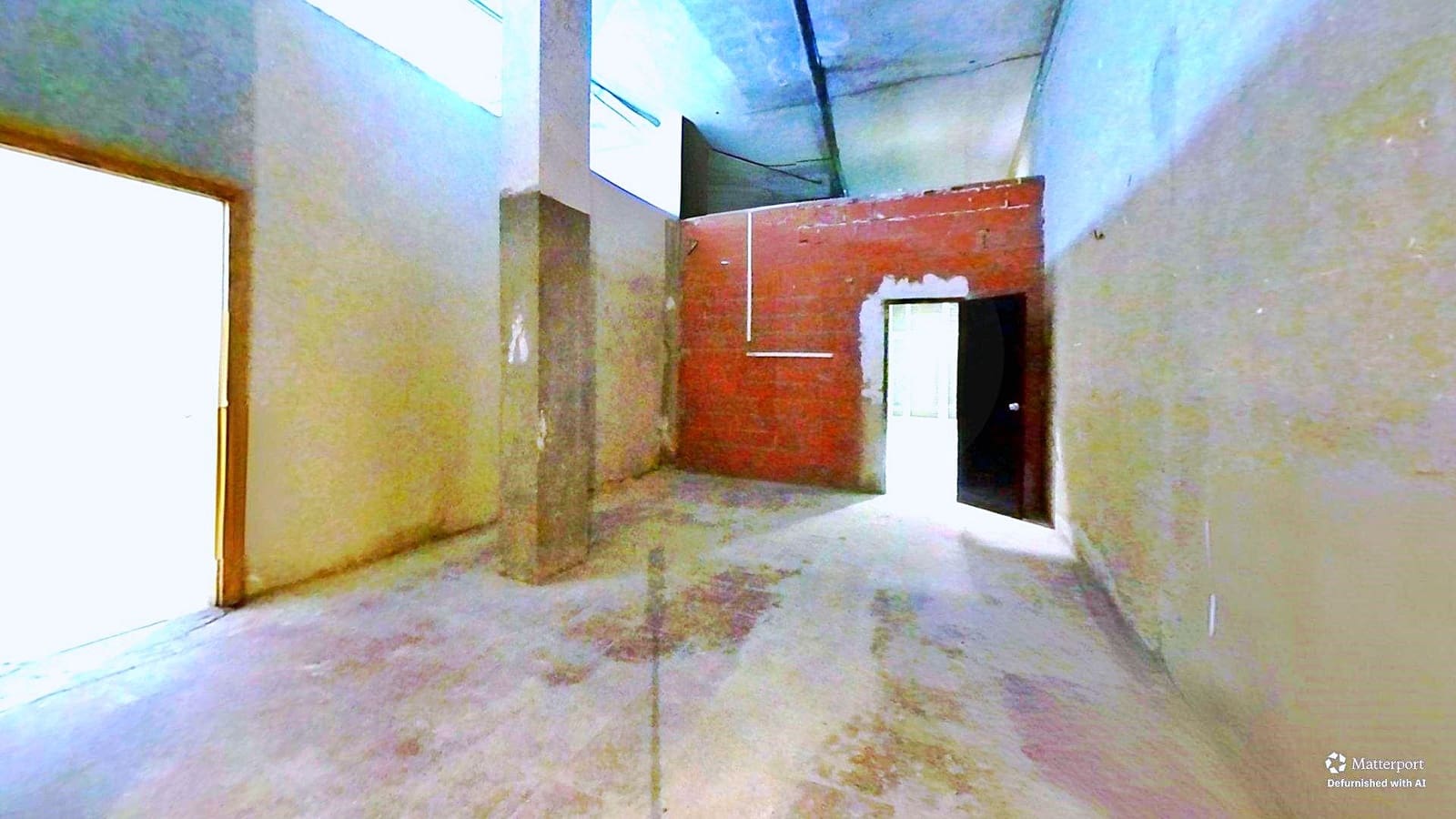 4 slaapkamer Commercieel te koop in Alicante stad - € 160.000 (Ref: 10100230)