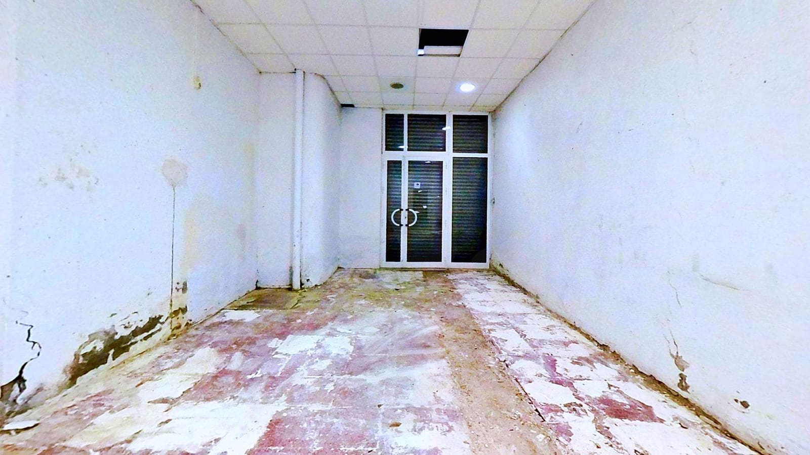 4 slaapkamer Commercieel te koop in Alicante stad - € 160.000 (Ref: 10100230)
