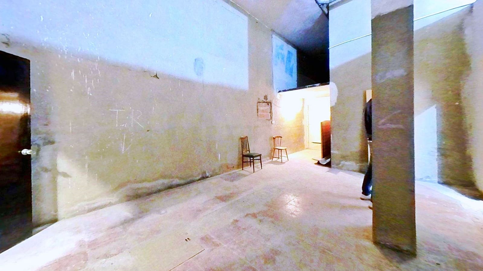 4 slaapkamer Commercieel te koop in Alicante stad - € 160.000 (Ref: 10100230)