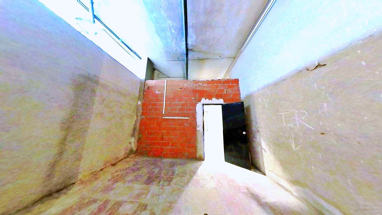4 slaapkamer Commercieel te koop in Alicante stad - € 160.000 (Ref: 10100230)