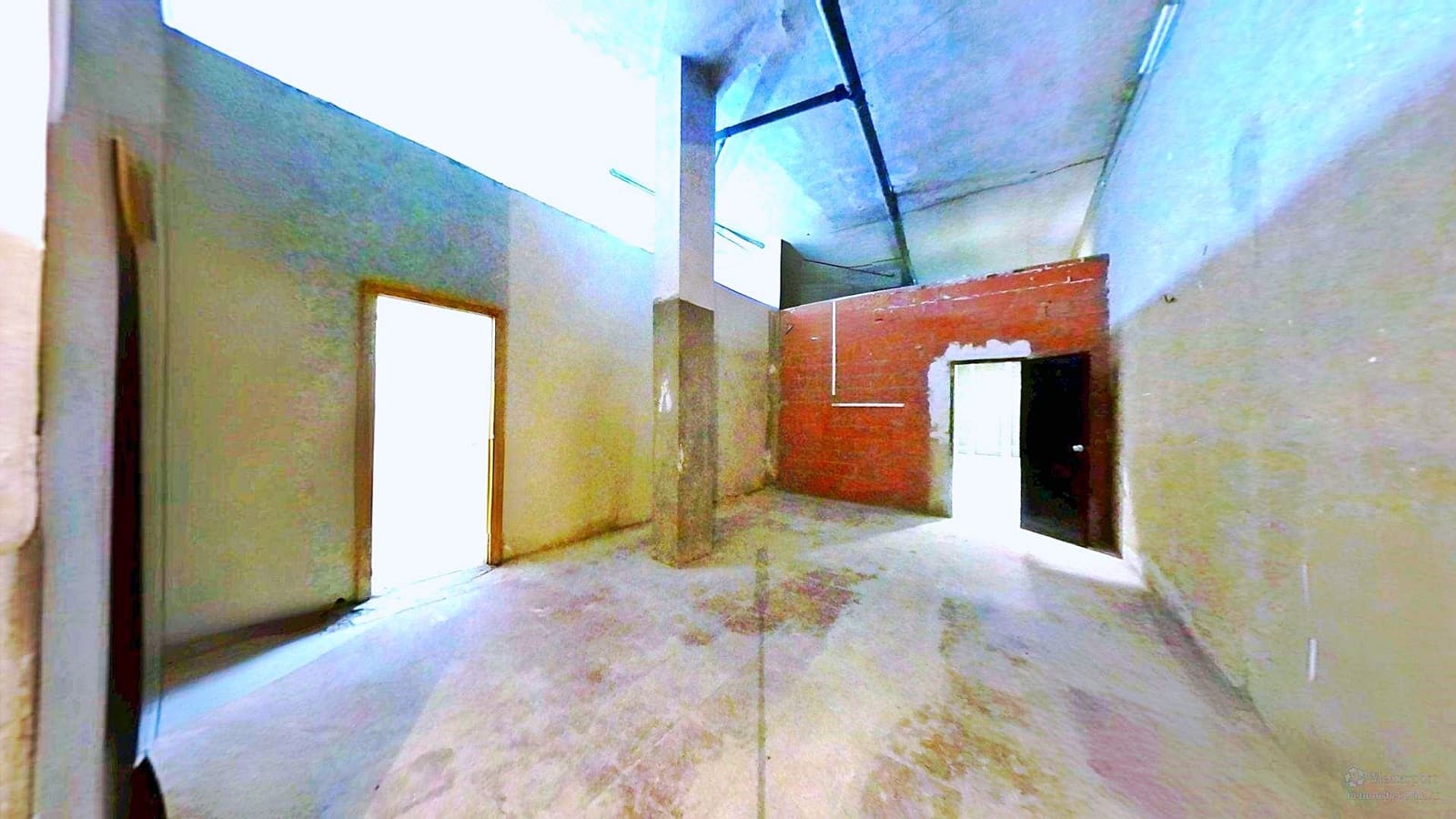 4 slaapkamer Commercieel te koop in Alicante stad - € 160.000 (Ref: 10100230)