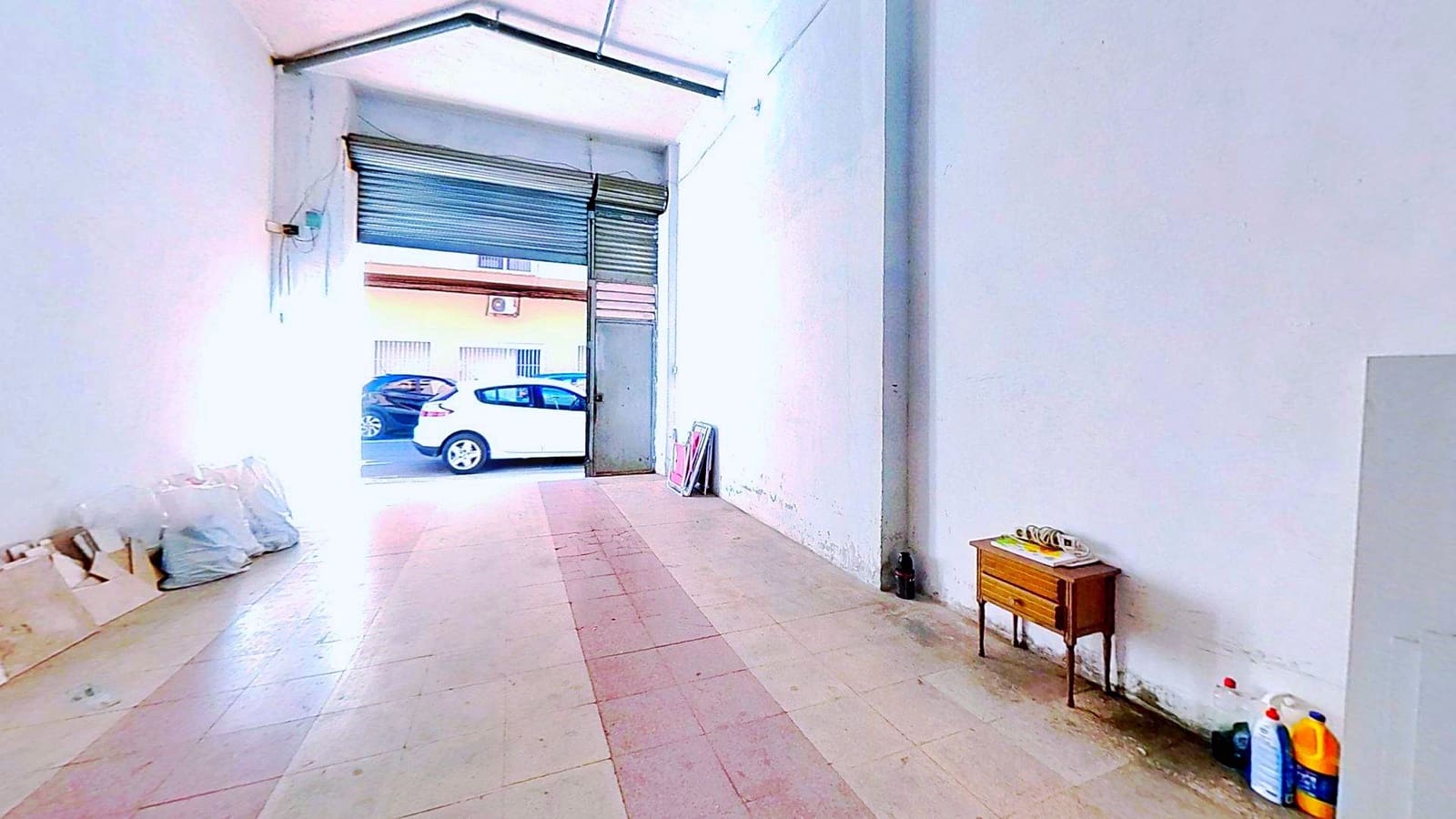 4 slaapkamer Commercieel te koop in Alicante stad - € 160.000 (Ref: 10100230)