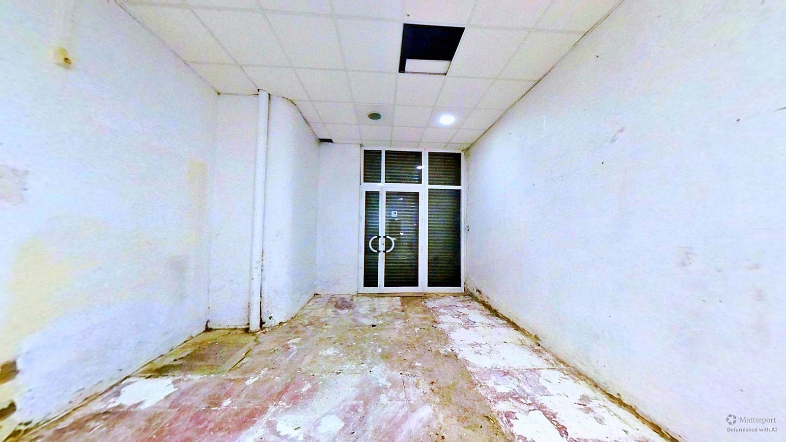 4 bedroom Commercial for sale in Alicante / Alacant city - € 160,000 (Ref: 10100230)