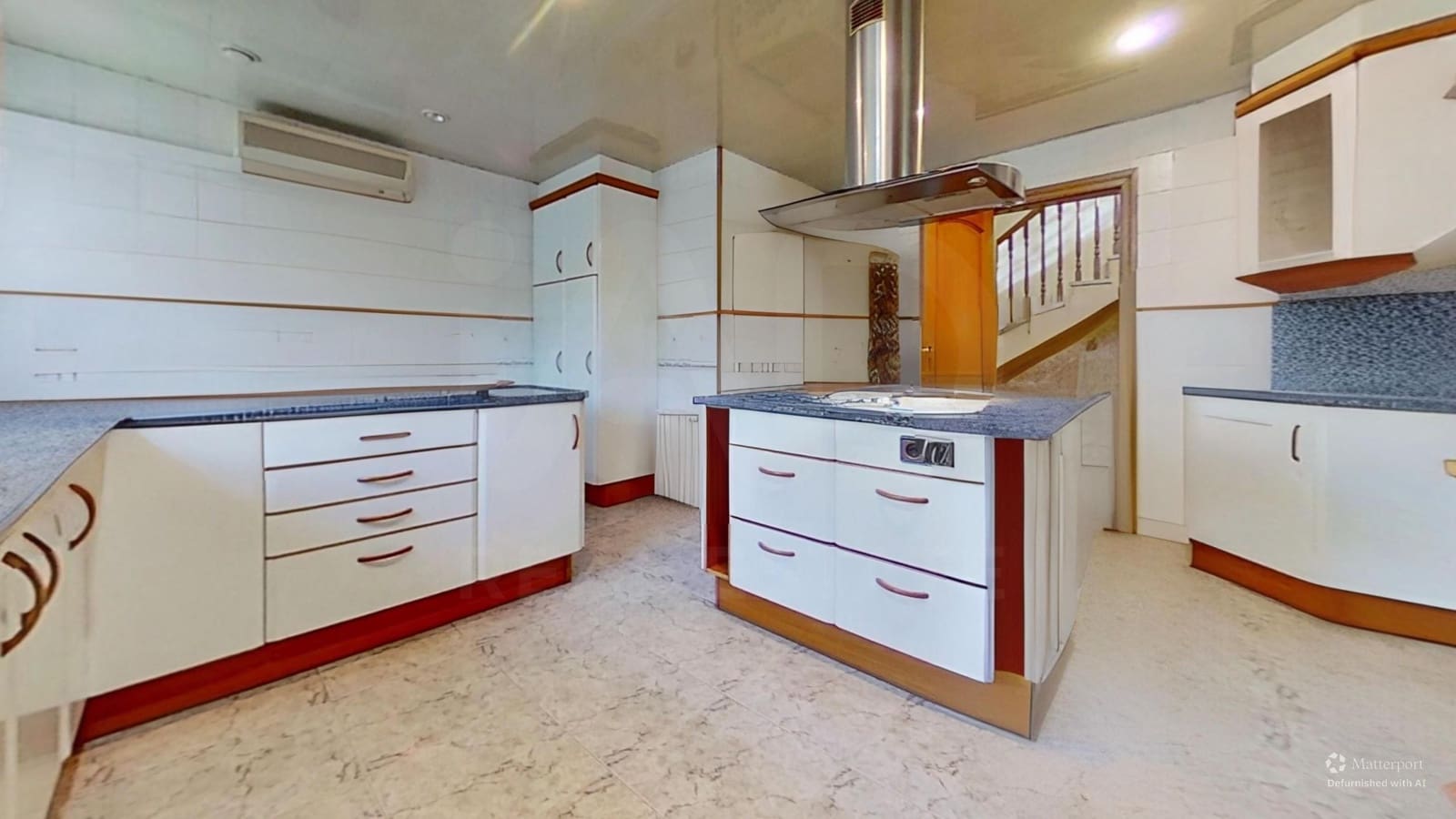5 bedroom Townhouse for sale in El Vendrell with pool garage - € 595,000 (Ref: 10101205)