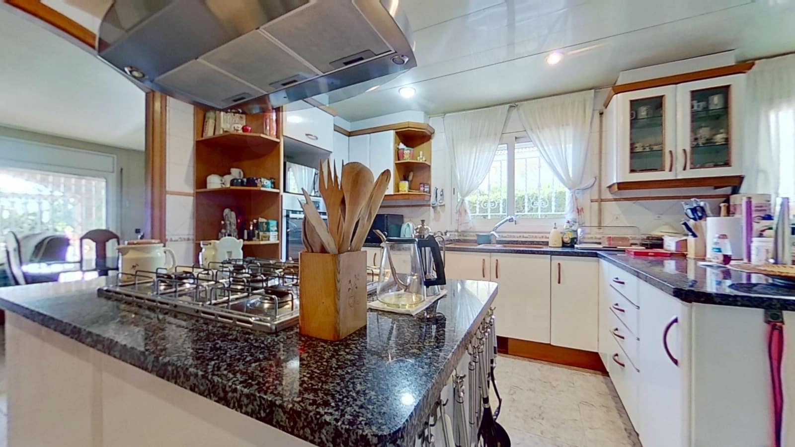 5 bedroom Townhouse for sale in El Vendrell with pool garage - € 595,000 (Ref: 10101205)