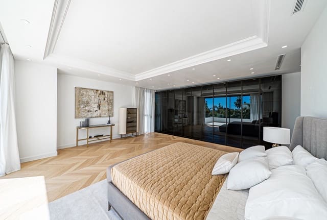 6 makuuhuone Omakotitalo myytävänä paikassa Lomas De Marbella, Marbella mukana uima-altaan 
autotalli - 6 500 000 € (Ref: 10101213)