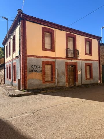 6 bedroom Townhouse for sale in Matallana de Torío - € 62,000 (Ref: 10101236)