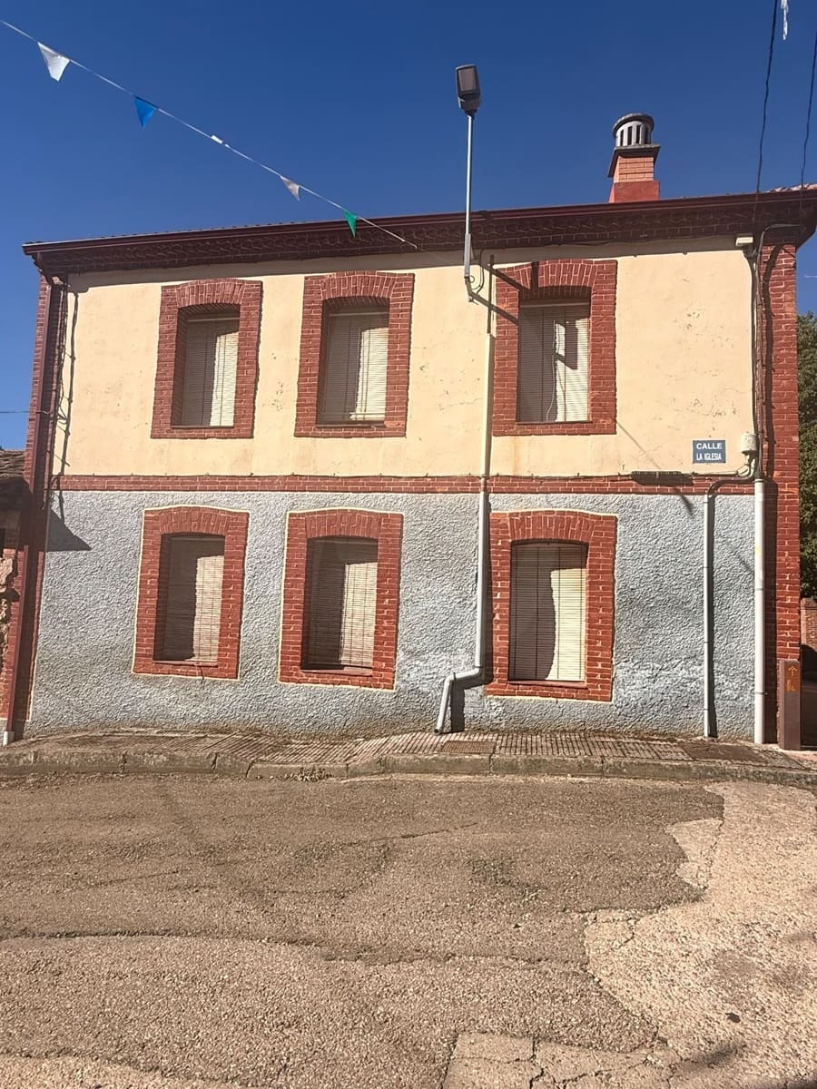 6 chambre Maison de Ville à vendre à Matallana de Torio - 62 000 € (Ref: 10101236)