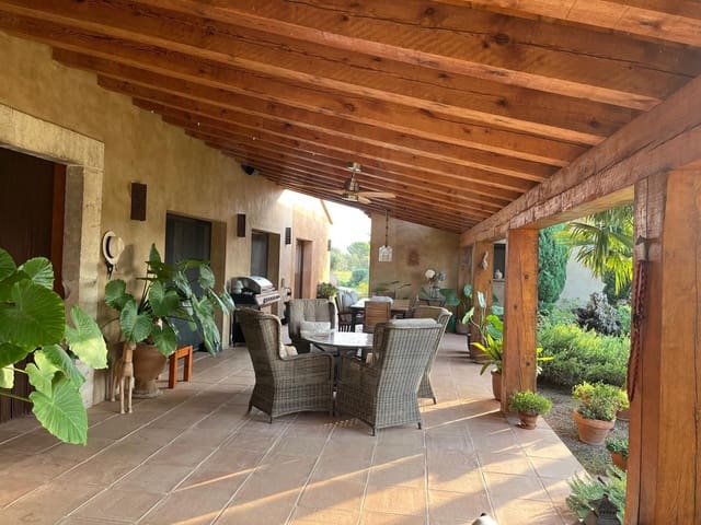 8 chambre Finca/Maison de Campagne à vendre à Montbrió del Camp avec piscine garage - 1 650 000 € (Ref: 10101237)