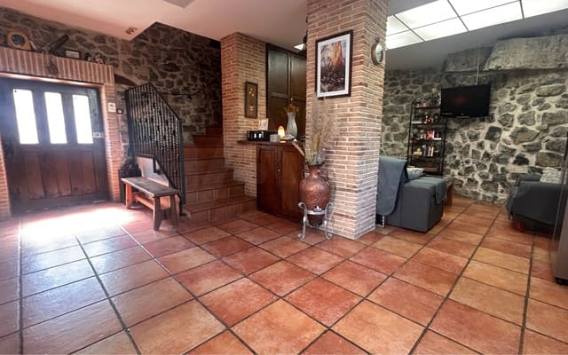 Finca/Casa Rural de 7 habitaciones en Munilla en venta - 290.000 € (Ref: 10101238)