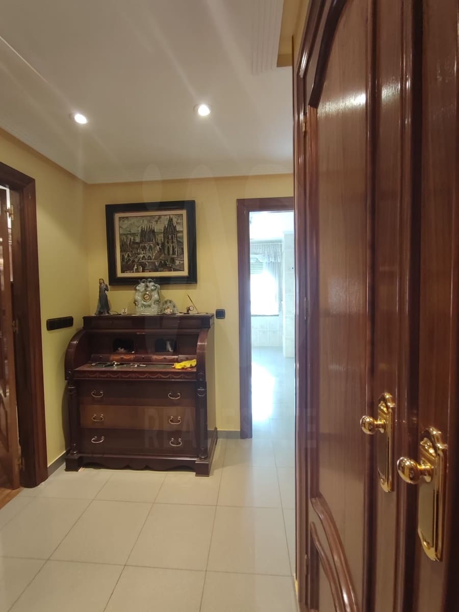 3 bedroom Apartment for sale in La Baneza with garage - € 149,000 (Ref: 10101247)
