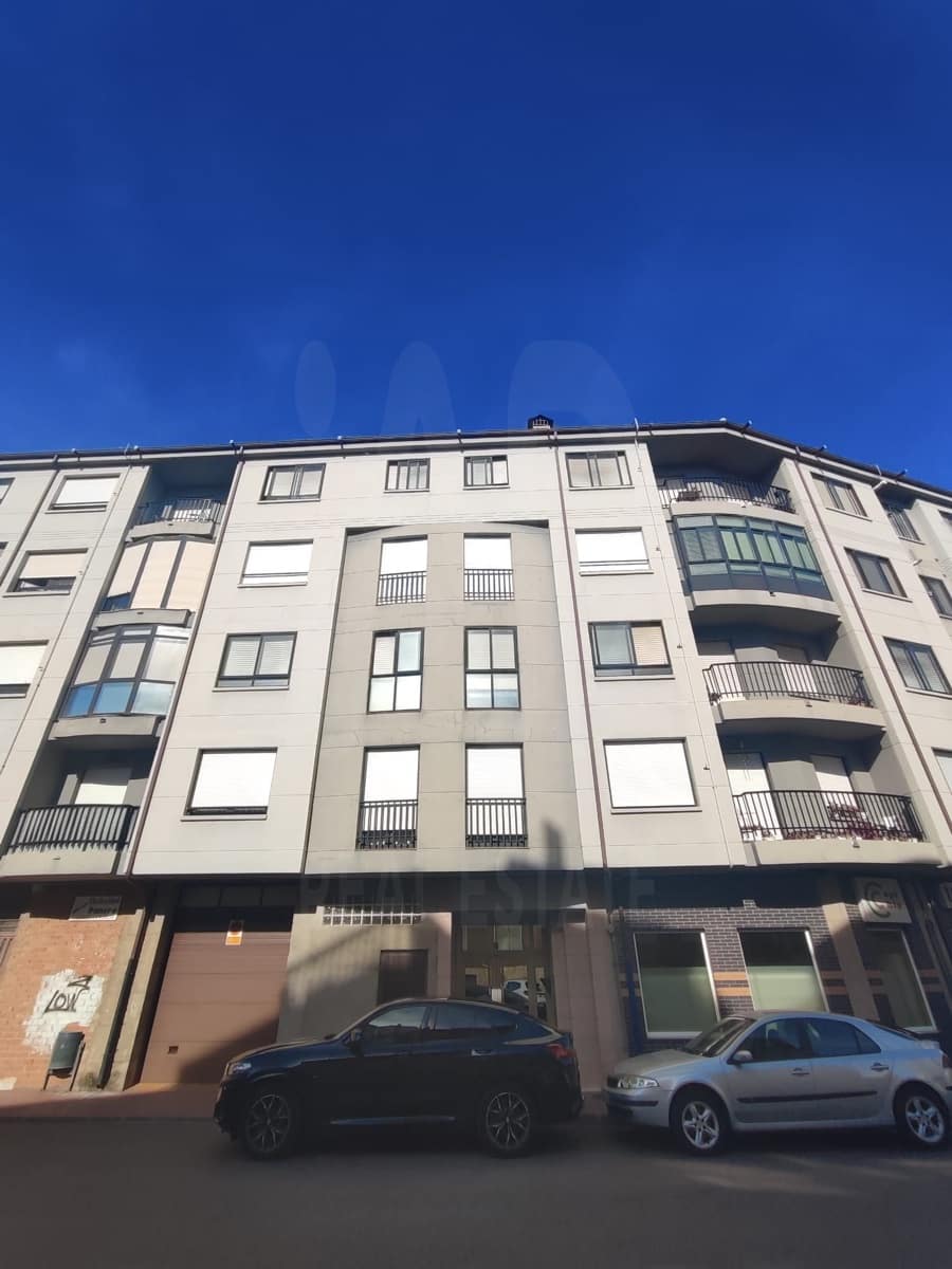 3 bedroom Apartment for sale in La Baneza with garage - € 149,000 (Ref: 10101247)