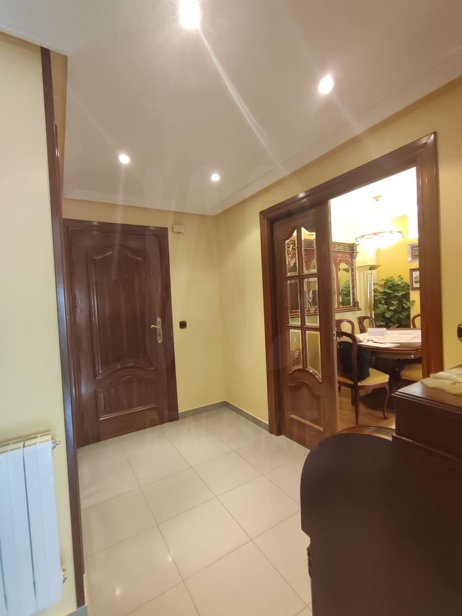 3 bedroom Apartment for sale in La Baneza with garage - € 149,000 (Ref: 10101247)