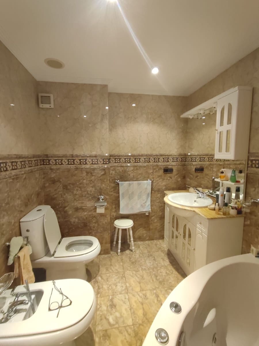 3 bedroom Apartment for sale in La Baneza with garage - € 149,000 (Ref: 10101247)