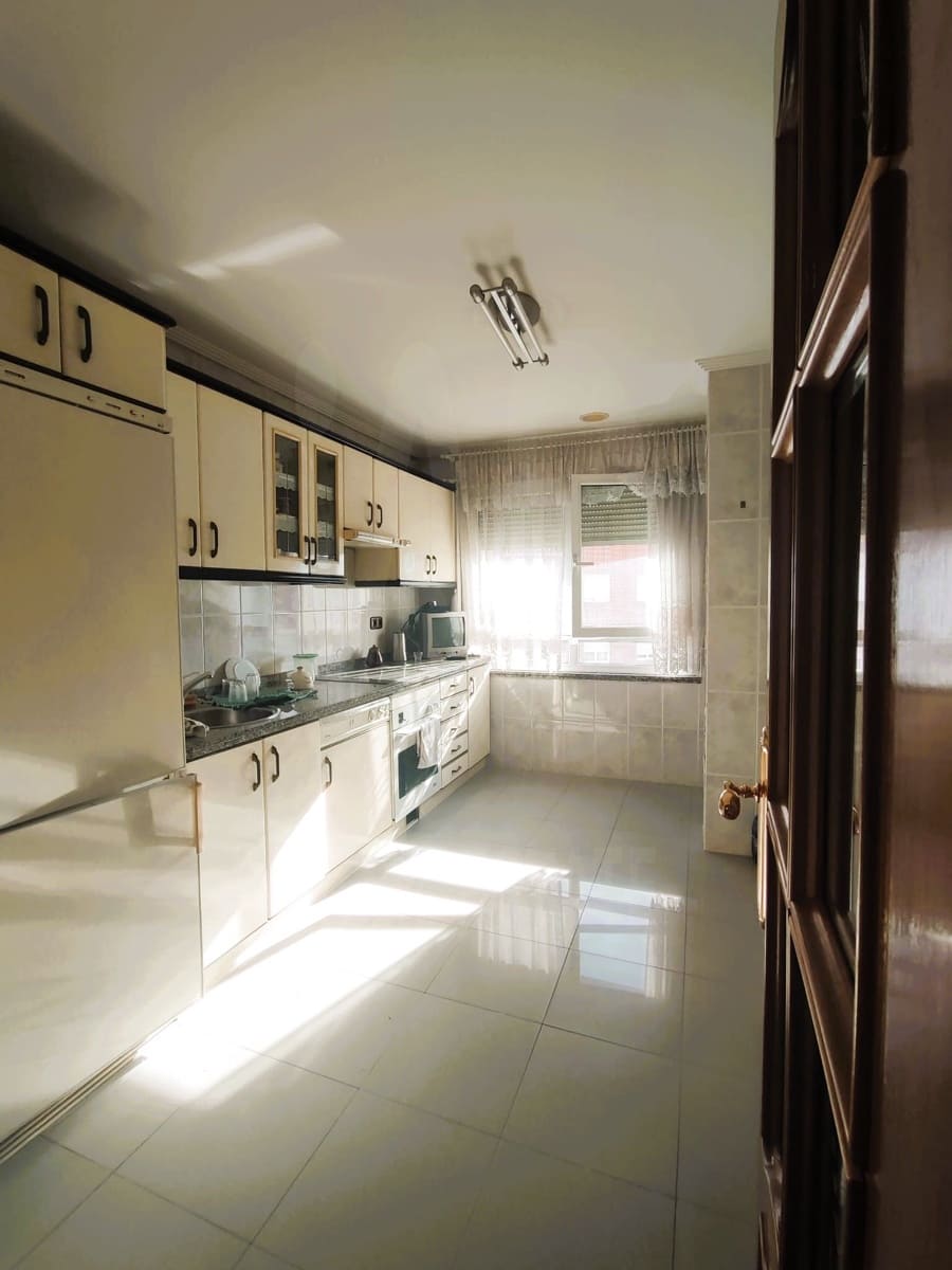 3 bedroom Apartment for sale in La Baneza with garage - € 149,000 (Ref: 10101247)