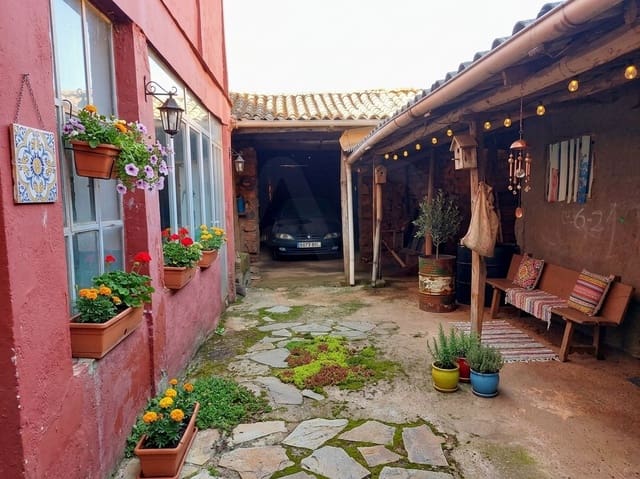 5 chambre Maison de Ville à vendre à Luyego avec garage - 79 500 € (Ref: 10101550)