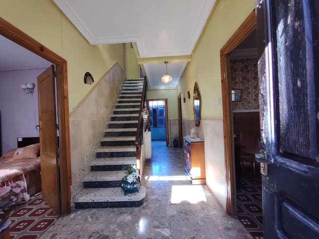 5 chambre Maison de Ville à vendre à Luyego avec garage - 79 500 € (Ref: 10101550)