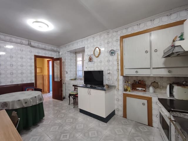 5 chambre Maison de Ville à vendre à Luyego avec garage - 79 500 € (Ref: 10101550)