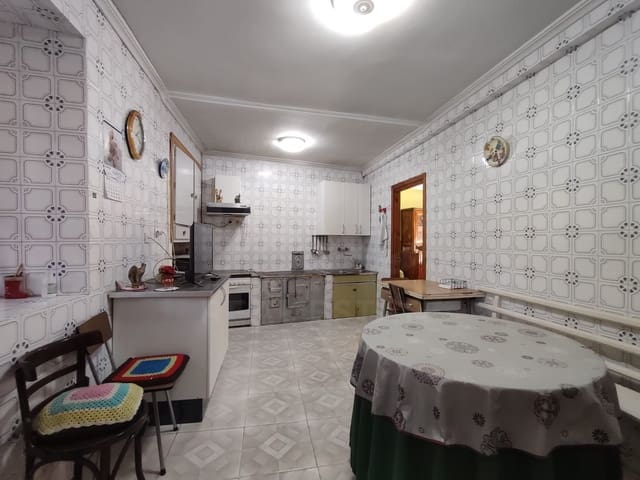 5 chambre Maison de Ville à vendre à Luyego avec garage - 79 500 € (Ref: 10101550)