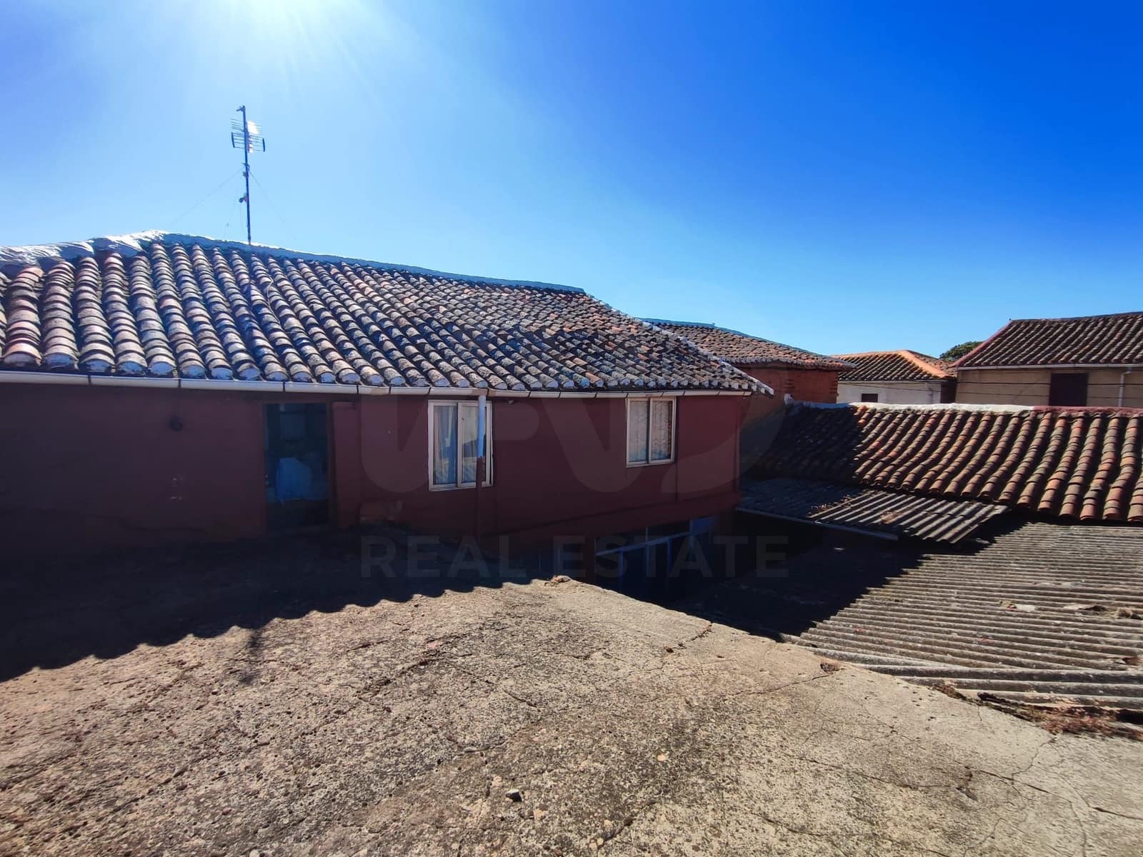 5 chambre Maison de Ville à vendre à Luyego avec garage - 79 500 € (Ref: 10101550)