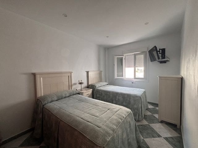 3 sovrum Lägenhet till salu i Lepe med garage - 149 900 € (Ref: 10106488)