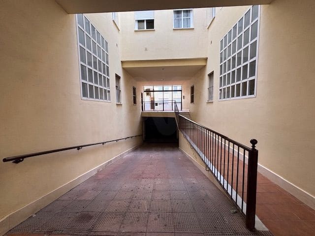 3 sovrum Lägenhet till salu i Lepe med garage - 149 900 € (Ref: 10106488)