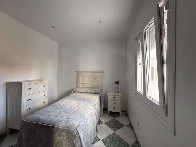 3 sovrum Lägenhet till salu i Lepe med garage - 149 900 € (Ref: 10106488)