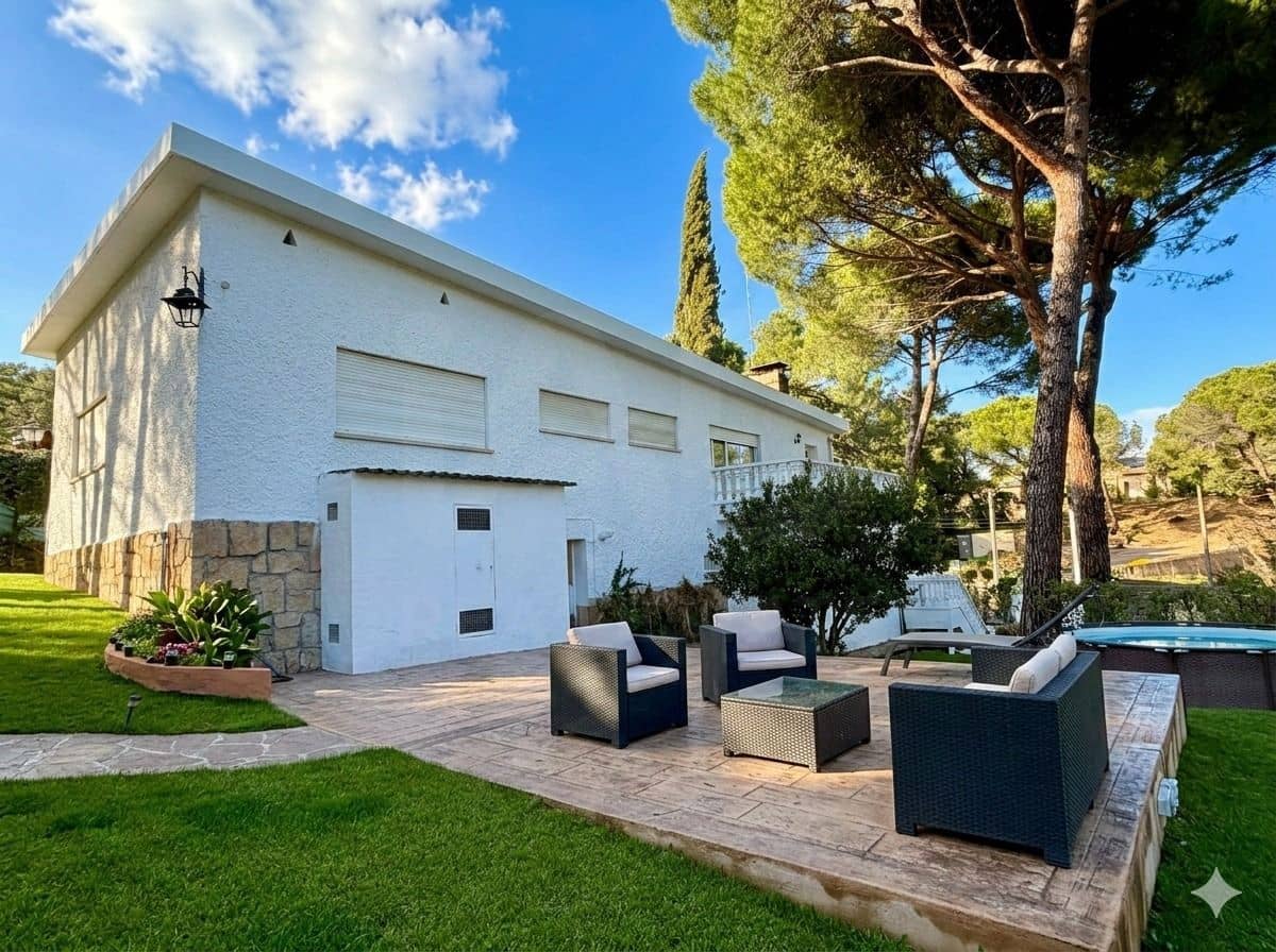 6 bedroom Villa for sale in San Martin de Valdeiglesias with pool garage - € 1,080,000 (Ref: 10106489)