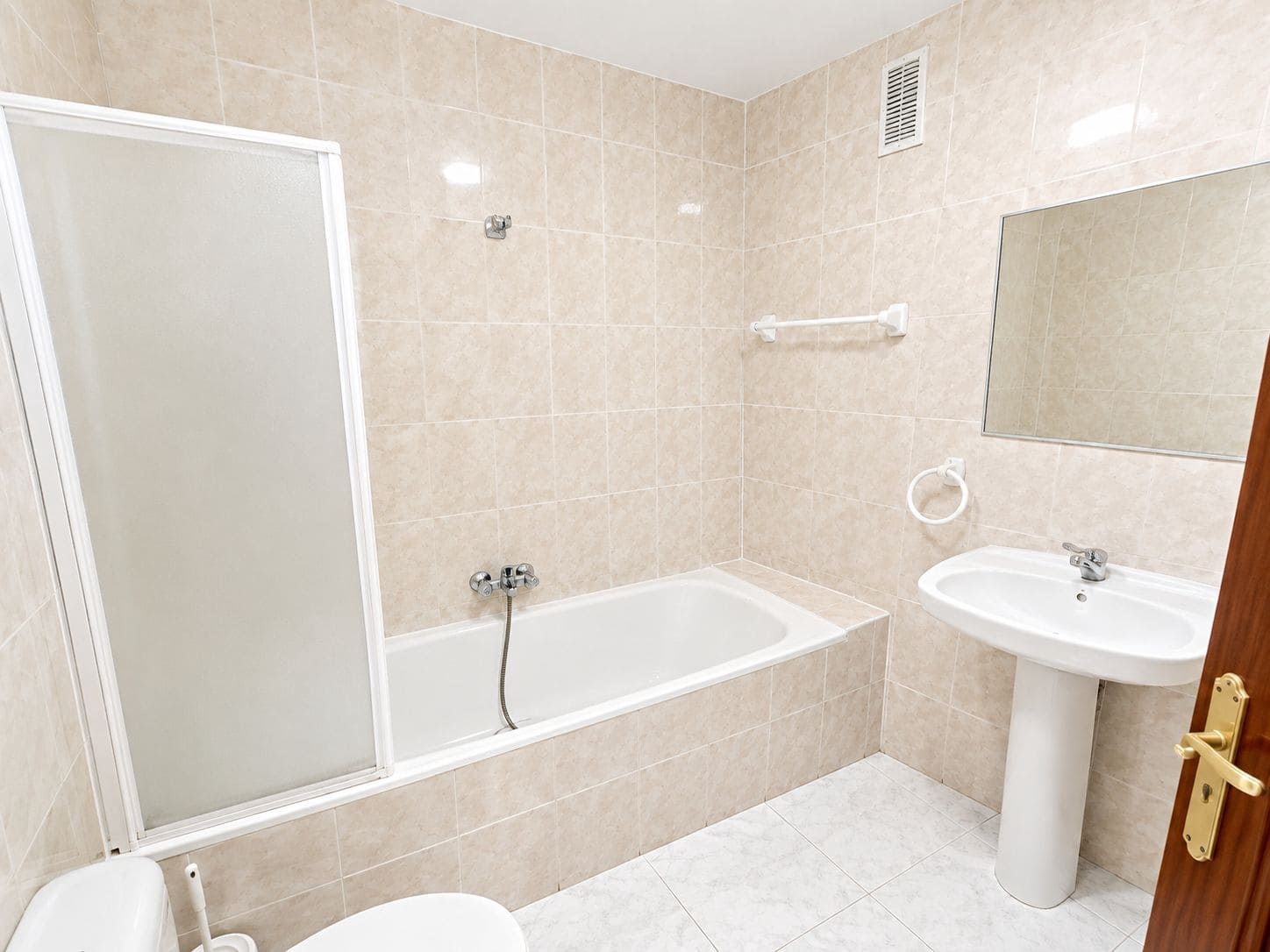 3 bedroom Apartment for sale in San Andres del Rabanedo - € 123,900 (Ref: 10106496)