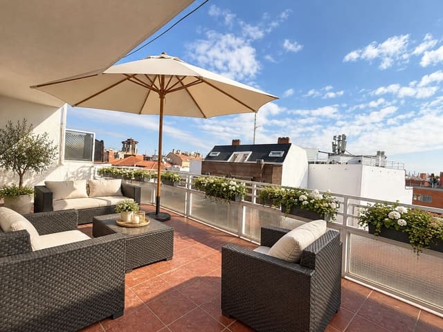 Appartement de 3 chambres à louer à Madrid ville - 2 100 € (Ref: 10106498)