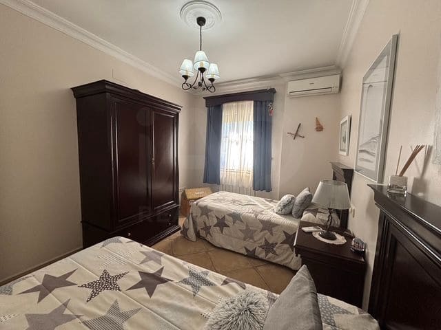 3 bedroom Townhouse for sale in Lepe with garage - € 419,000 (Ref: 10108706)