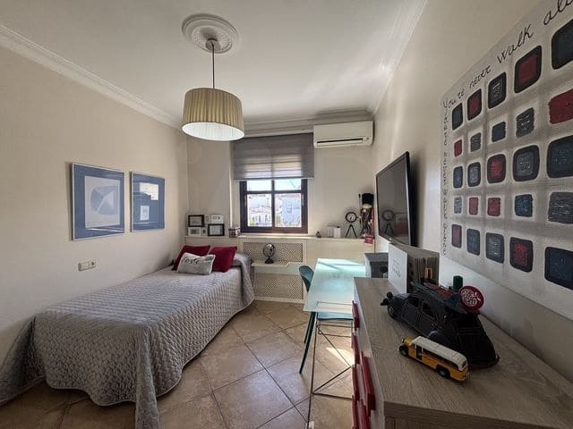 3 bedroom Townhouse for sale in Lepe with garage - € 419,000 (Ref: 10108706)