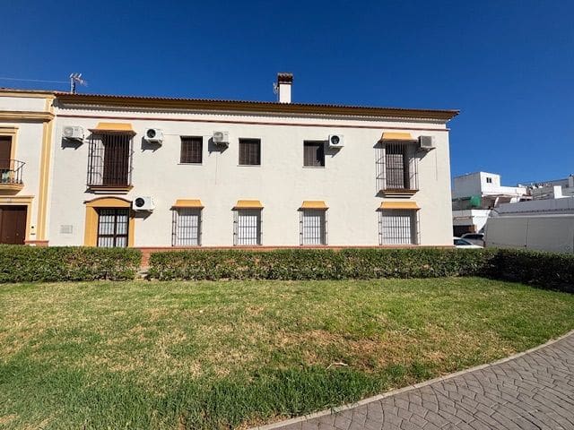 3 bedroom Townhouse for sale in Lepe with garage - € 419,000 (Ref: 10108706)