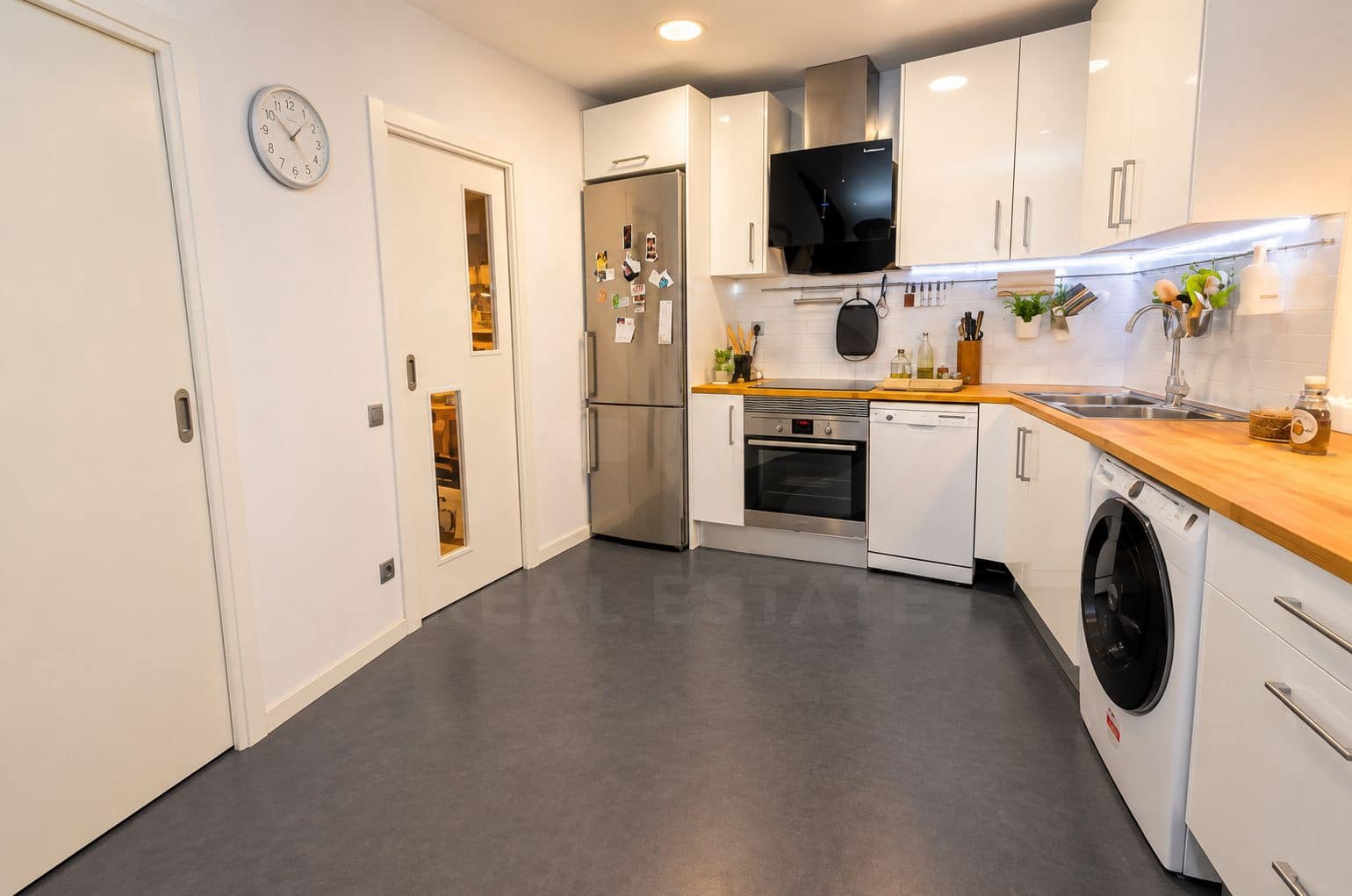 1 chambre Appartement à vendre à Barcelone ville - 260 000 € (Ref: 10108714)