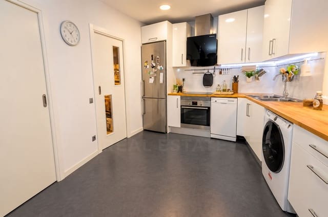 1 chambre Appartement à vendre à Sant Andreu de Palomar, Barcelone ville - 260 000 € (Ref: 10108714)