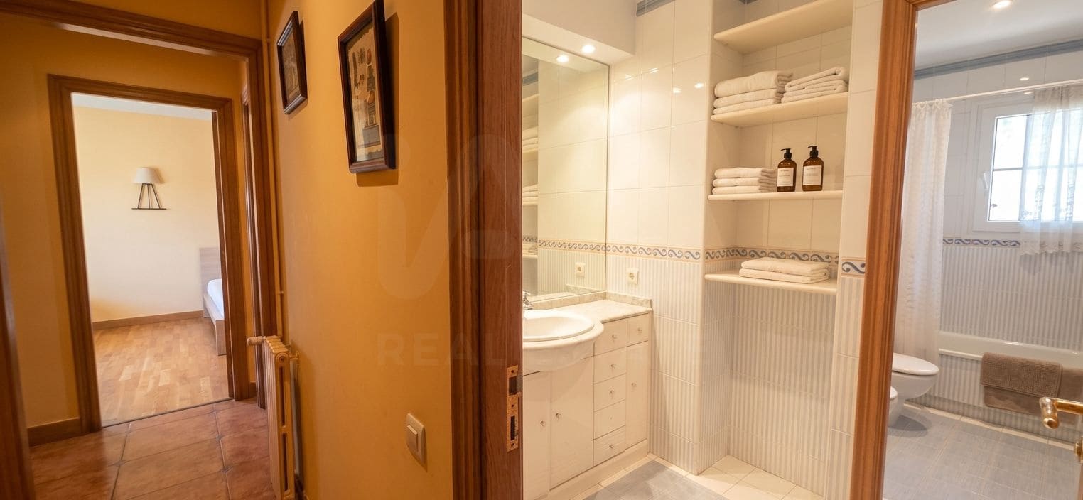 4 slaapkamer Huis te koop in Olerdola met zwembad garage - € 545.000 (Ref: 10110402)