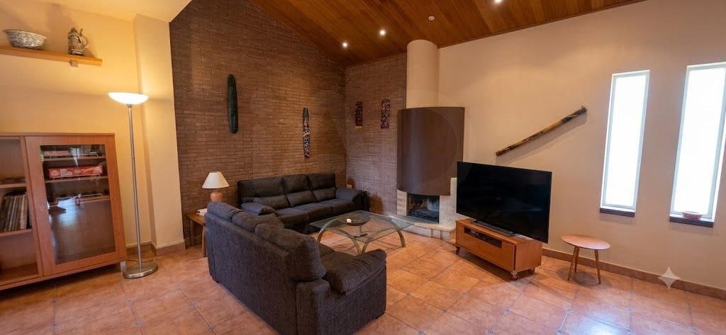 4 slaapkamer Huis te koop in Olerdola met zwembad garage - € 545.000 (Ref: 10110402)