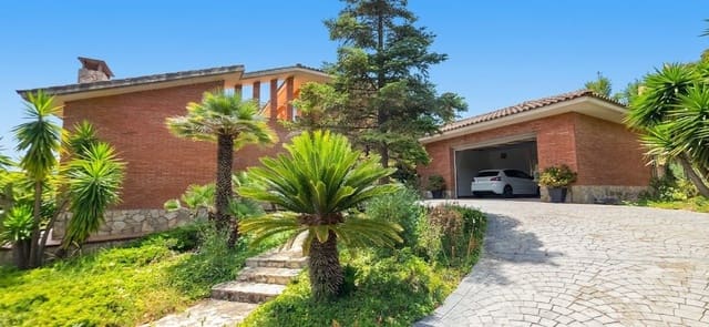 4 slaapkamer Huis te koop in Can Trabal, Olèrdola met zwembad garage - € 545.000 (Ref: 10110402)