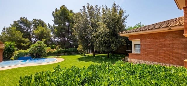 4 slaapkamer Huis te koop in Can Trabal, Olèrdola met zwembad garage - € 545.000 (Ref: 10110402)