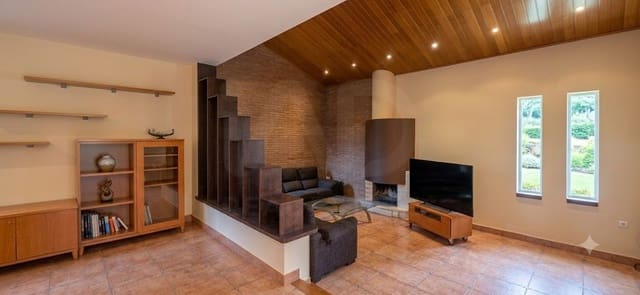 4 slaapkamer Huis te koop in Can Trabal, Olèrdola met zwembad garage - € 545.000 (Ref: 10110402)