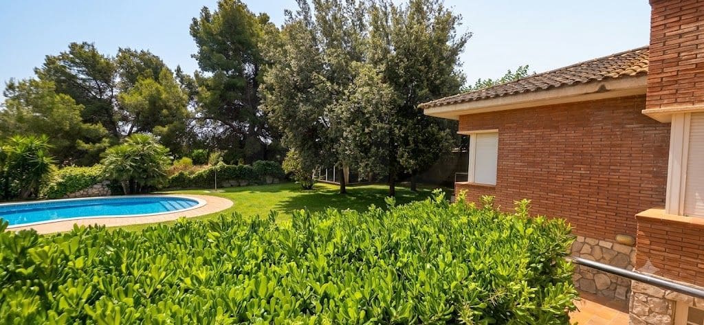 4 slaapkamer Huis te koop in Olerdola met zwembad garage - € 545.000 (Ref: 10110402)
