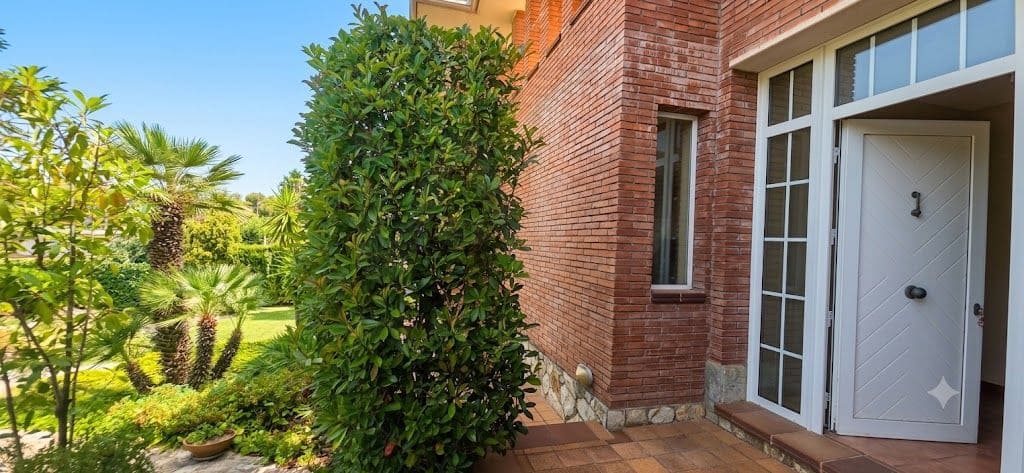 4 slaapkamer Huis te koop in Olerdola met zwembad garage - € 545.000 (Ref: 10110402)
