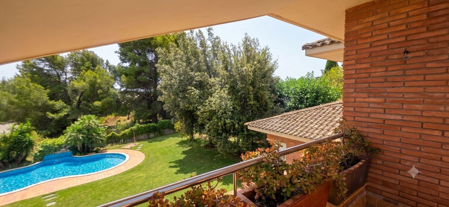 4 slaapkamer Huis te koop in Olerdola met zwembad garage - € 545.000 (Ref: 10110402)