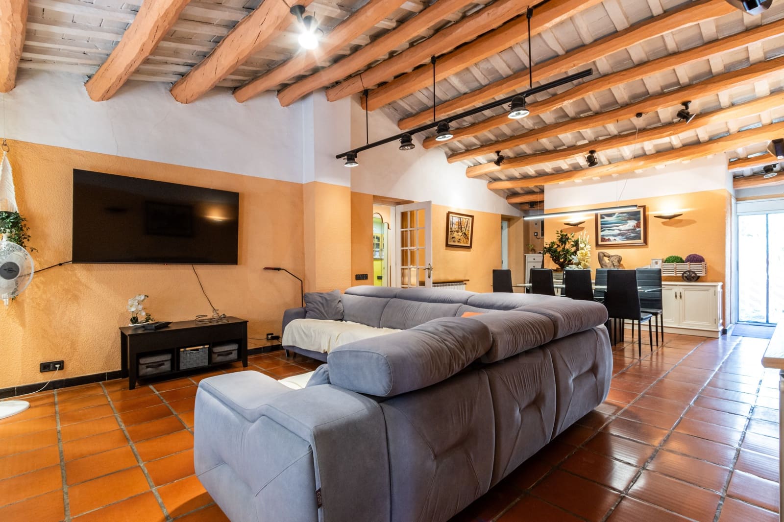 6 bedroom Terraced Villa for sale in Parets del Valles with pool garage - € 596,000 (Ref: 10110403)