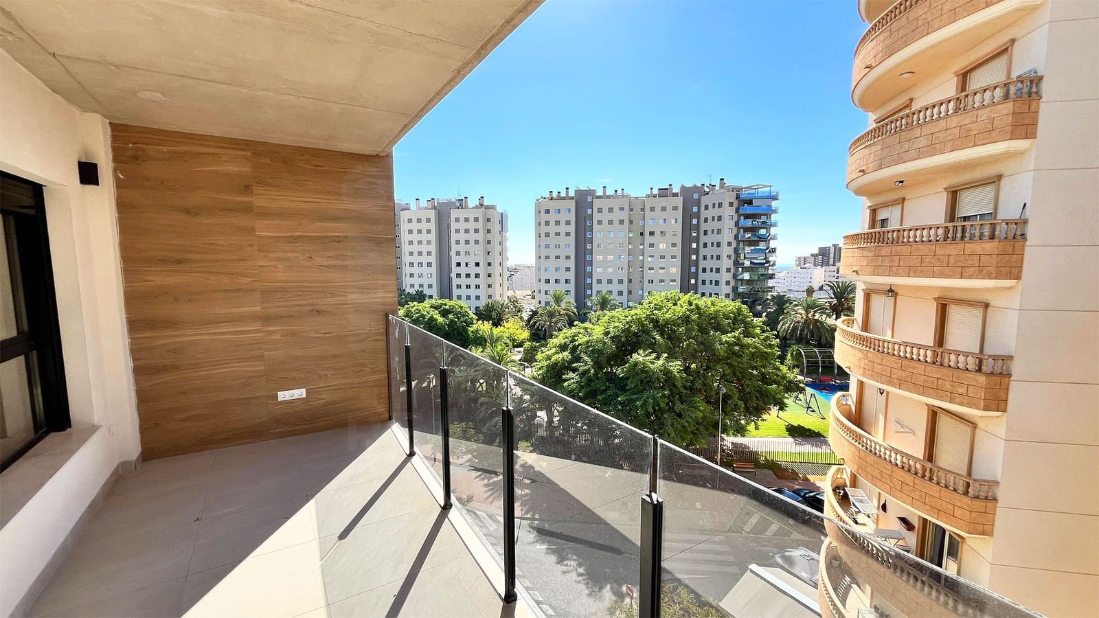 3 bedroom Penthouse for sale in El Campello with pool garage - € 900,000 (Ref: 10110447)