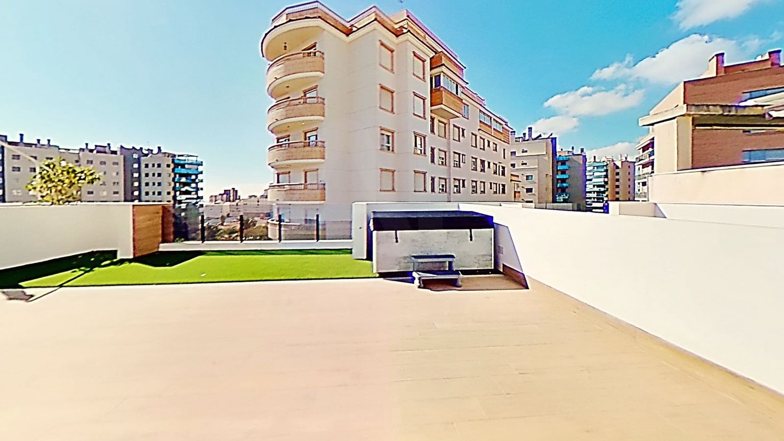 3 bedroom Penthouse for sale in El Campello with pool garage - € 900,000 (Ref: 10110447)