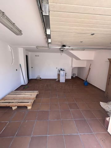 Chalet de 4 habitaciones en León ciudad en alquiler con garaje - 1.500 € (Ref: 10113321)